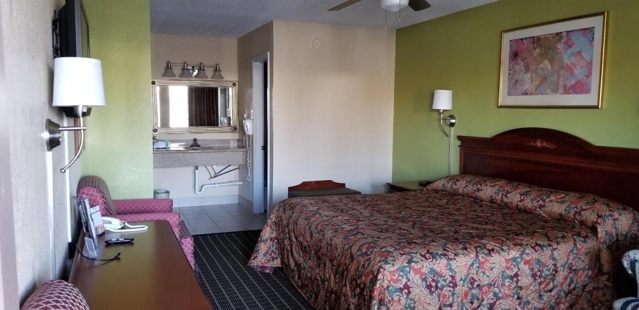 Newport News Inn Екстер'єр фото